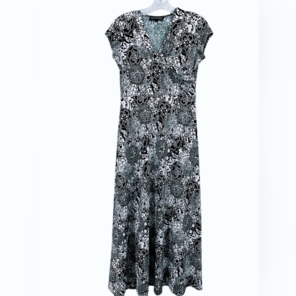 Karin Stevens Black &  White Fit & Flare Cap-Sleeved Maxi Dress | S